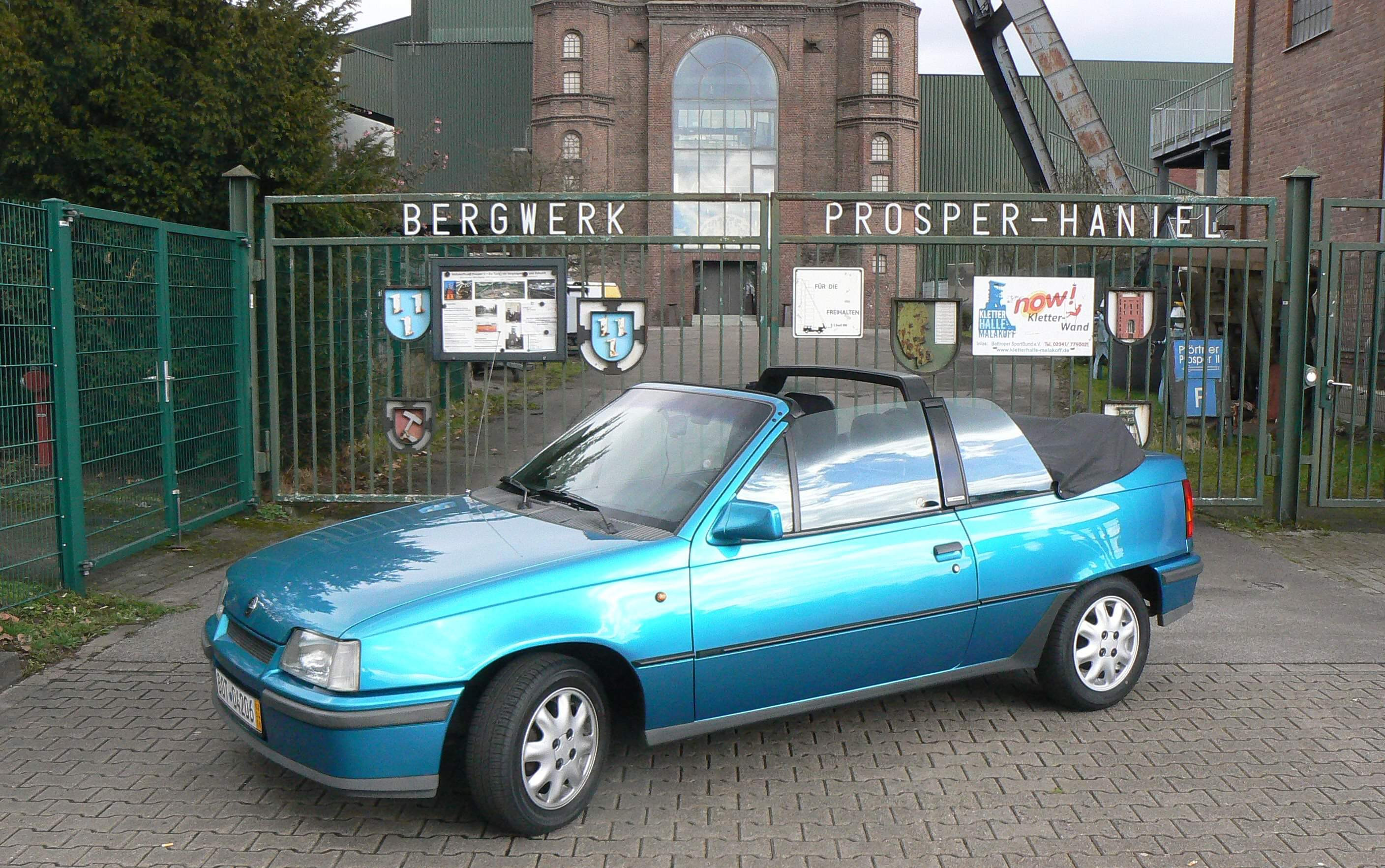 Oldtimerfreunde Schermbeck E V Der Oldtimerverein Seit 2003 Opel Kadett E Cabrio Ein Youngtimer